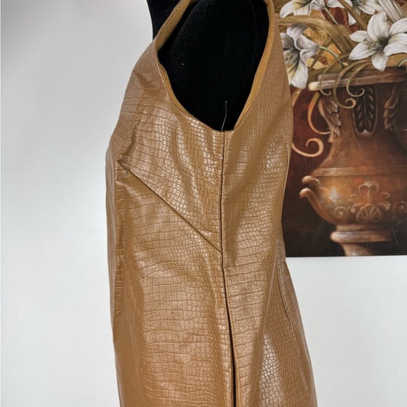 Shelby & Palmer Elegant Tan Sleeveless Dress size 6 - Picture 5 of 12